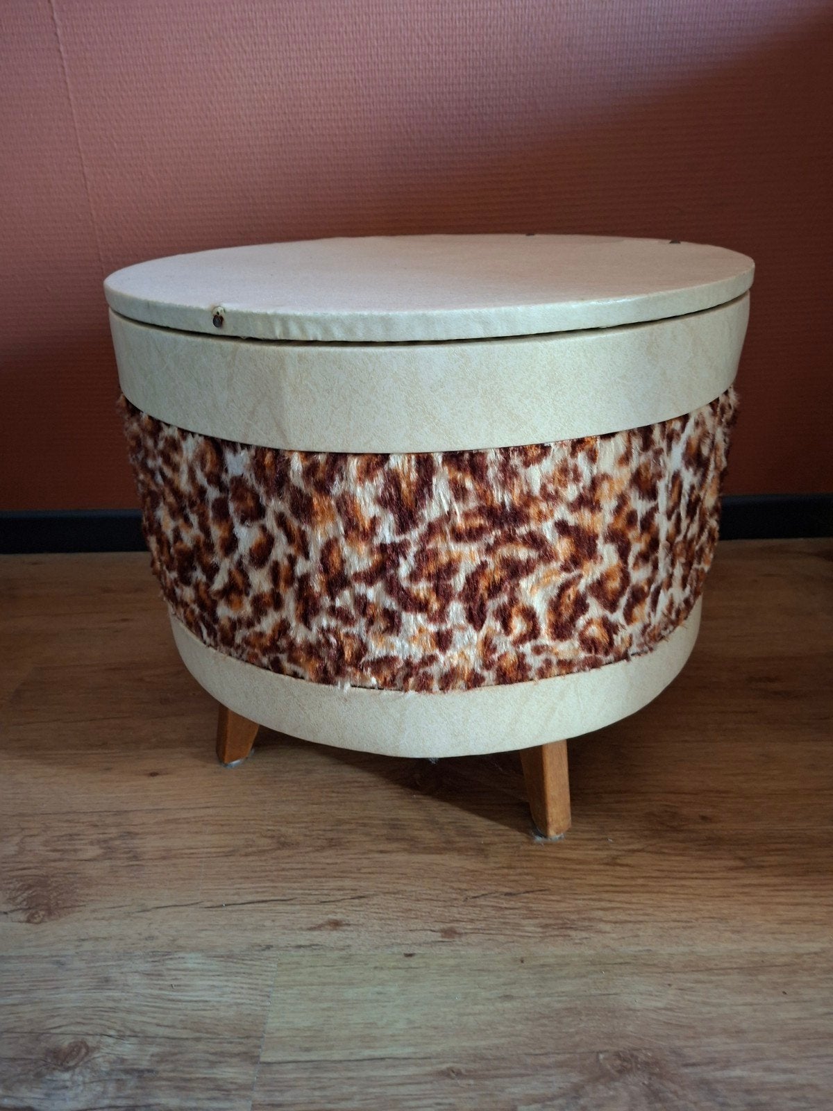 Vintage Poef met Opbergruimte en Luipaardprint, Minder dan 50 cm, Gebruikt, Rond, Minder dan 50 cm