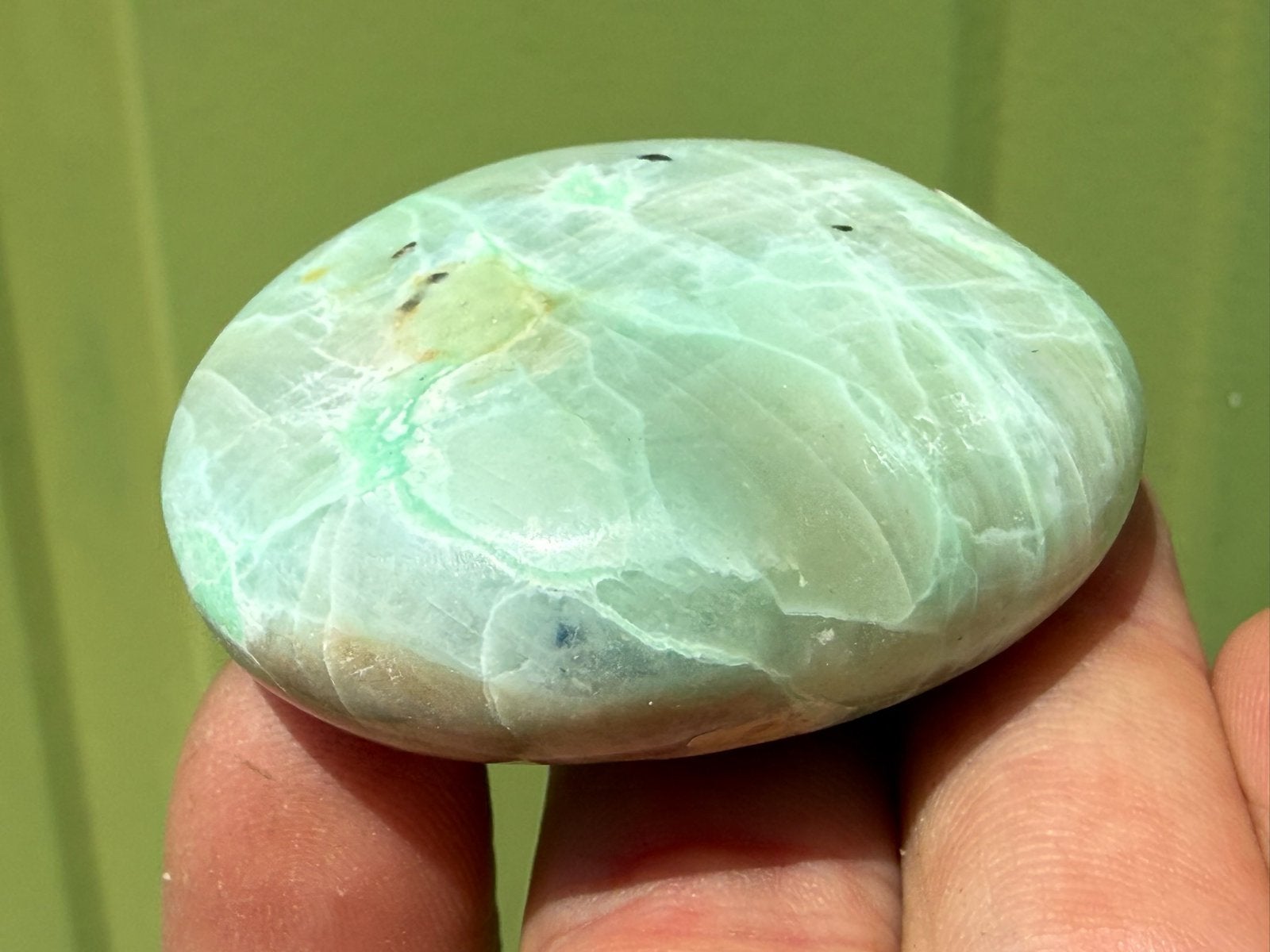 83 Garniriet met groene maansteen handsteen mineralen, Ophalen of Verzenden, Mineraal