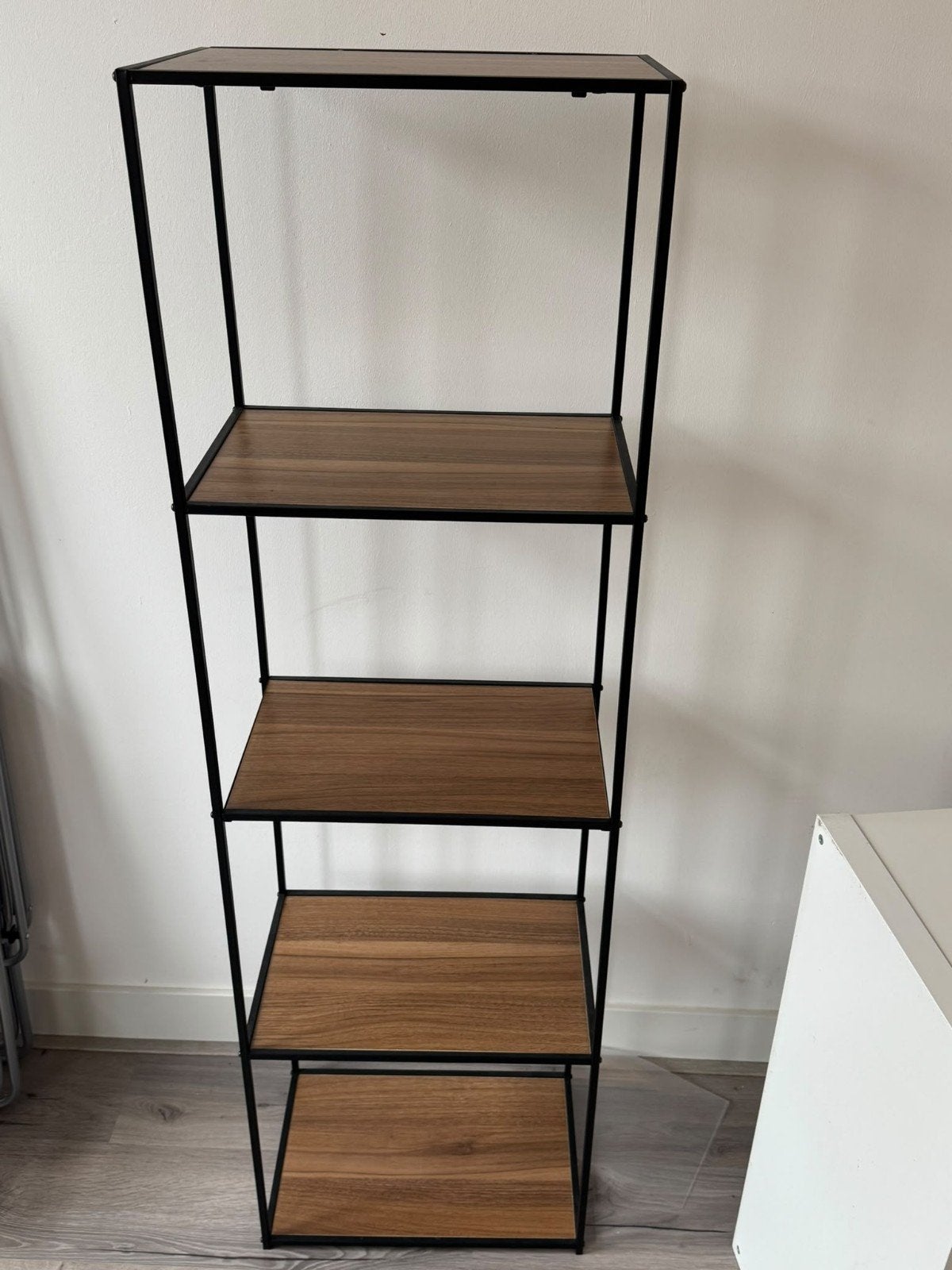 Stellingkast, zwart metalen frame met 5 houten planken, Huis en Inrichting, Ophalen, Gebruikt