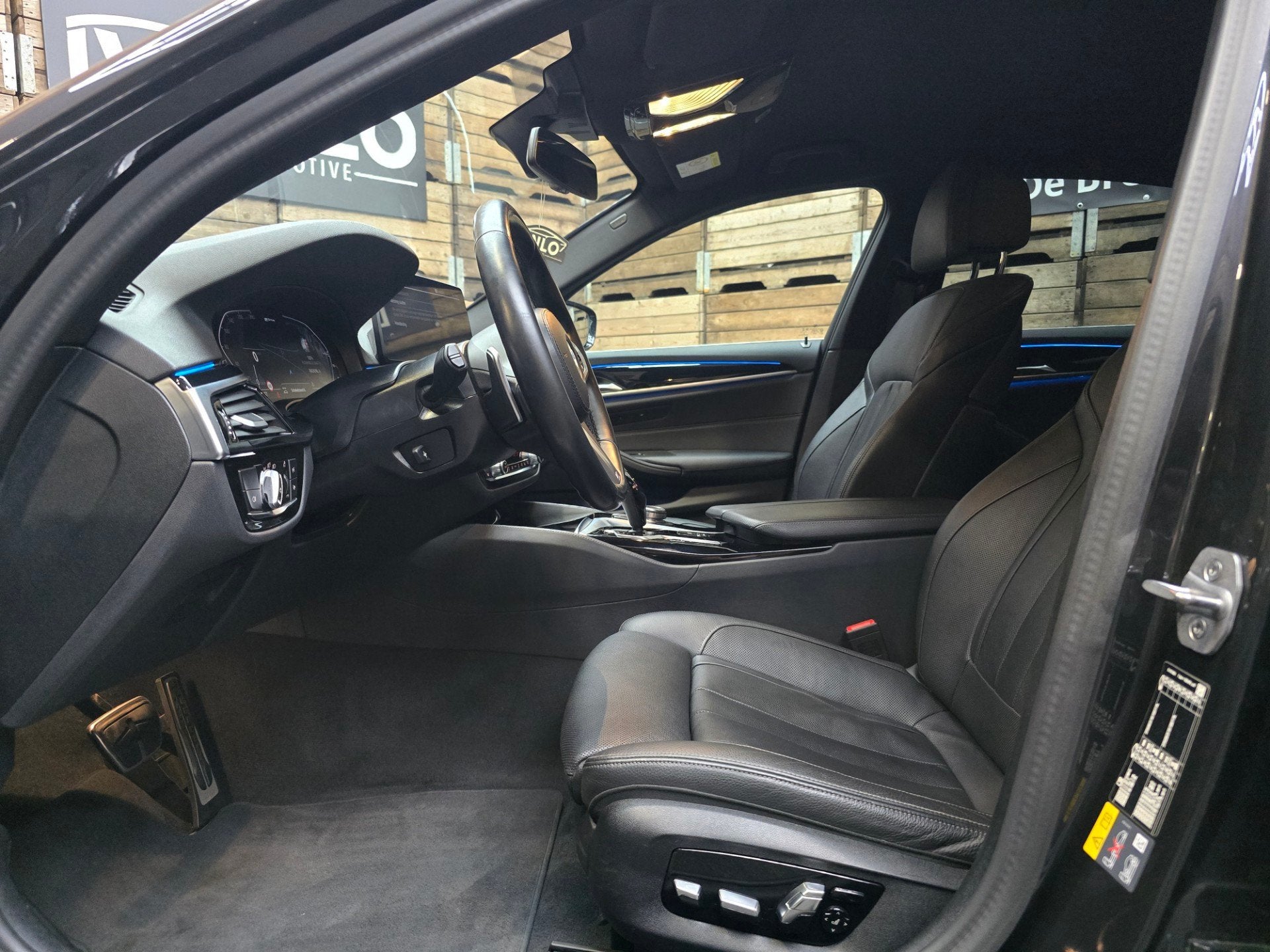 Foto 5 van BMW 5-serie 530e Business Edition Plus HUD Navi LED Memory s