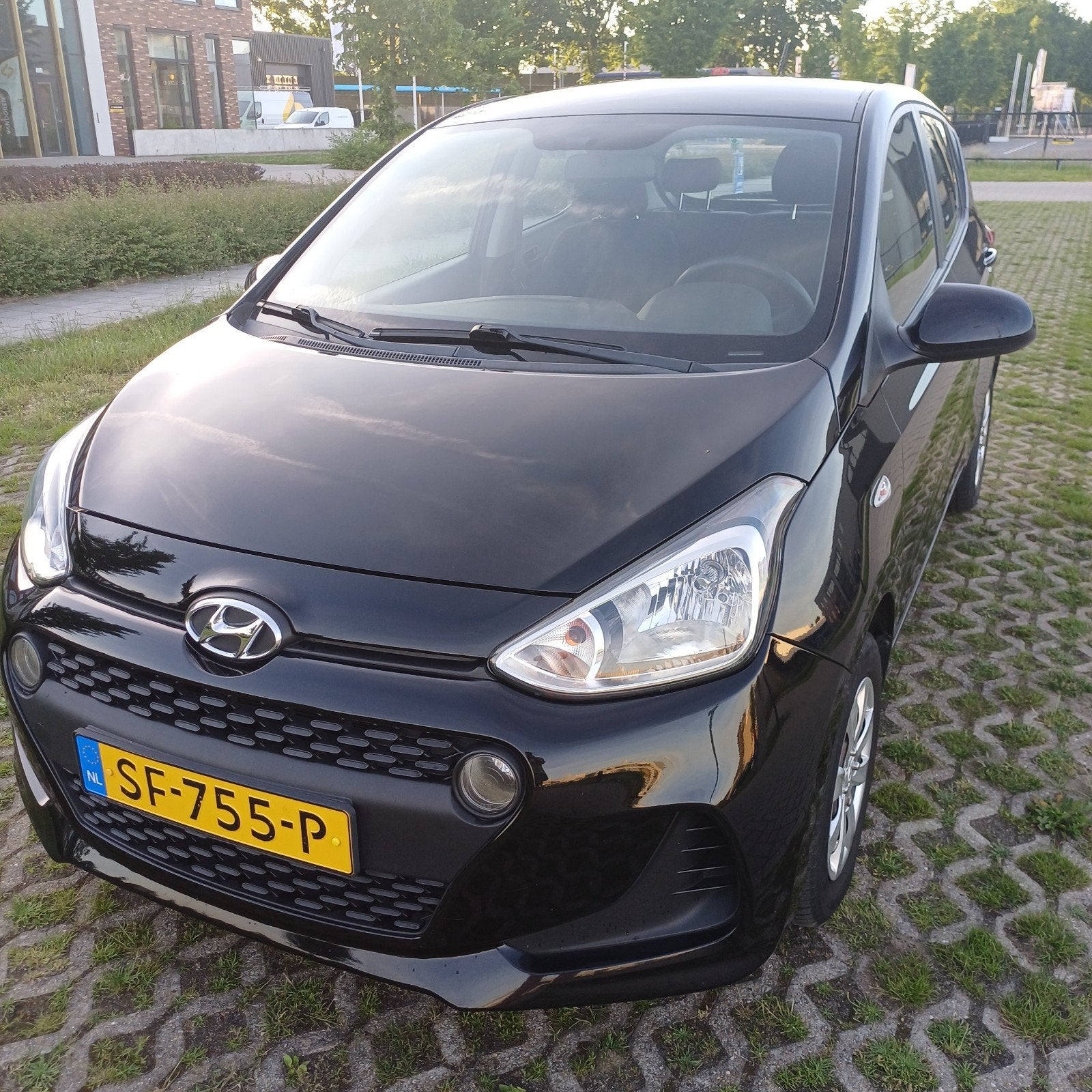 Hyundai i10 1.0i 66pk 2018 Zwart, Auto's, Voorwielaandrijving, Stof, 4 stoelen, Zwart