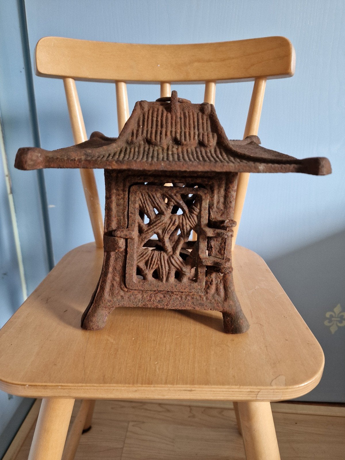 Hele oude Japanse gietijzeren Pagode lantaarn, Ophalen of Verzenden