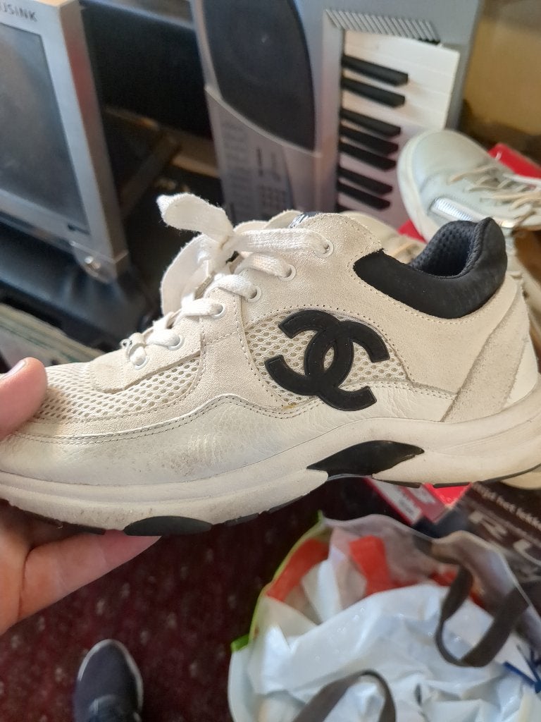 Chanel sneakerrs kleine mat, Kleding | Dames, Ophalen, Gedragen