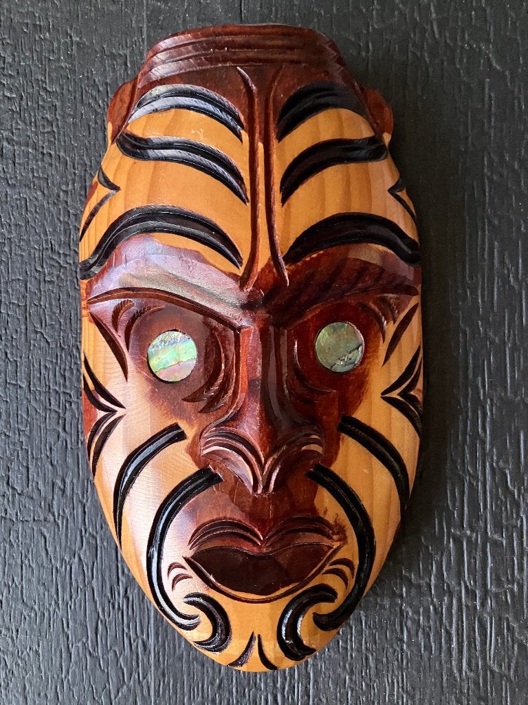 Maori masker gesigneerd HG tribal Nieuw Zeeland, Hout, Bruin, Verzenden, Houtsnijwerk