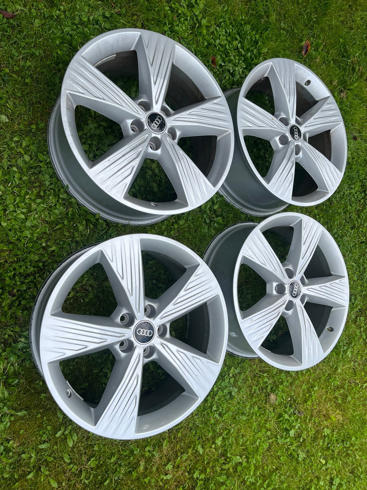 Nieuwe 19” Q4 Audi velgen A3 Q2 Q3 TT banden 255 50, 19 inch, Velg(en), Nieuw, 235 mm