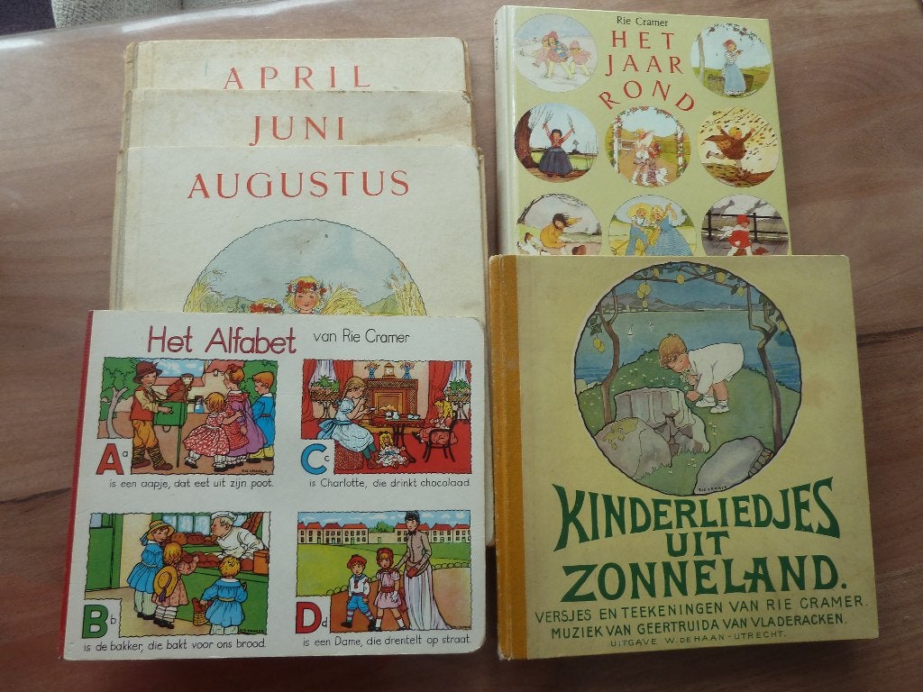 Div. boeken met illustraties van Rie Cramer vanaf E. 1,00, Ophalen of Verzenden, Gelezen