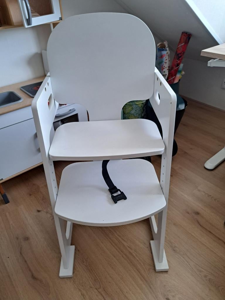 Witte meegroeistoel voor kinderen, Kinderen en Baby's, Kinderstoelen, Ophalen of Verzenden, Gebruikt, Meegroeistoel, Gordel(s)