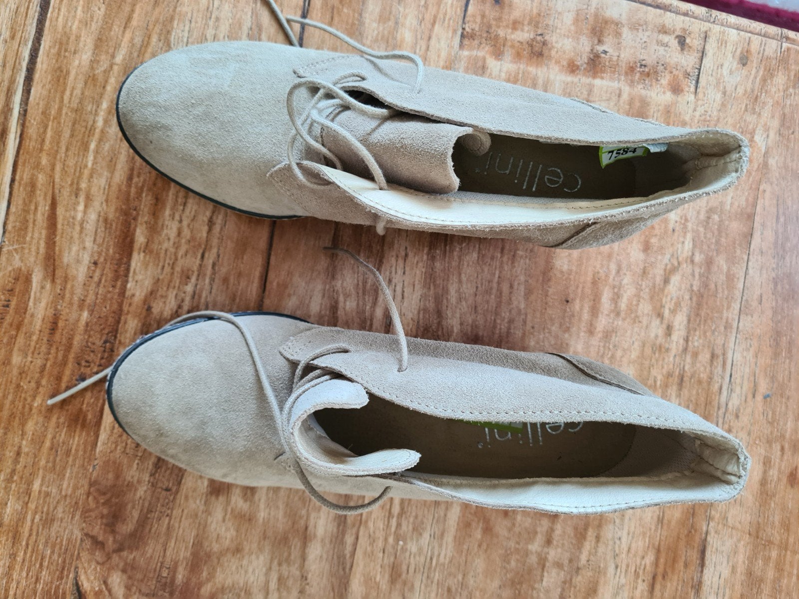 Cellini suède enkellaarsjes helemaal nieuw, maat 41, Ophalen, Beige, Nieuw, Lage of Enkellaarzen