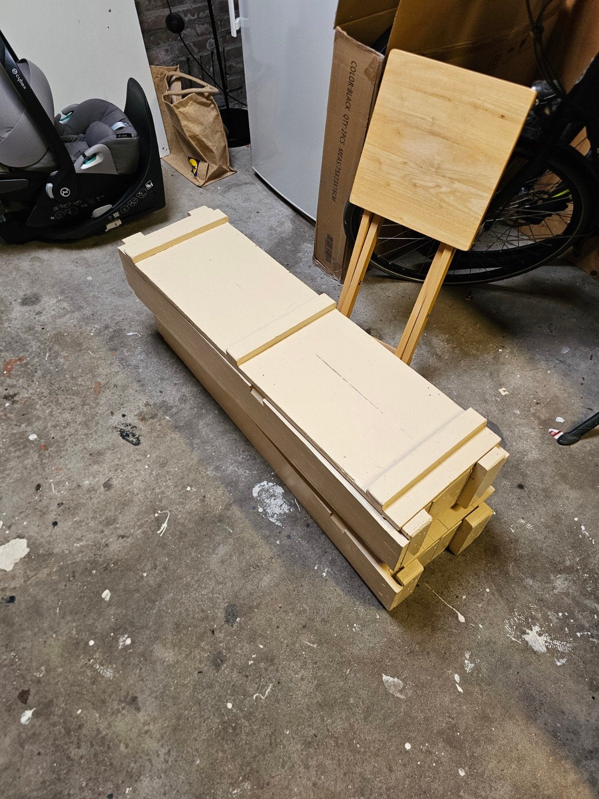 Twee houten kisten met deksel (oude legerkisten), Ophalen