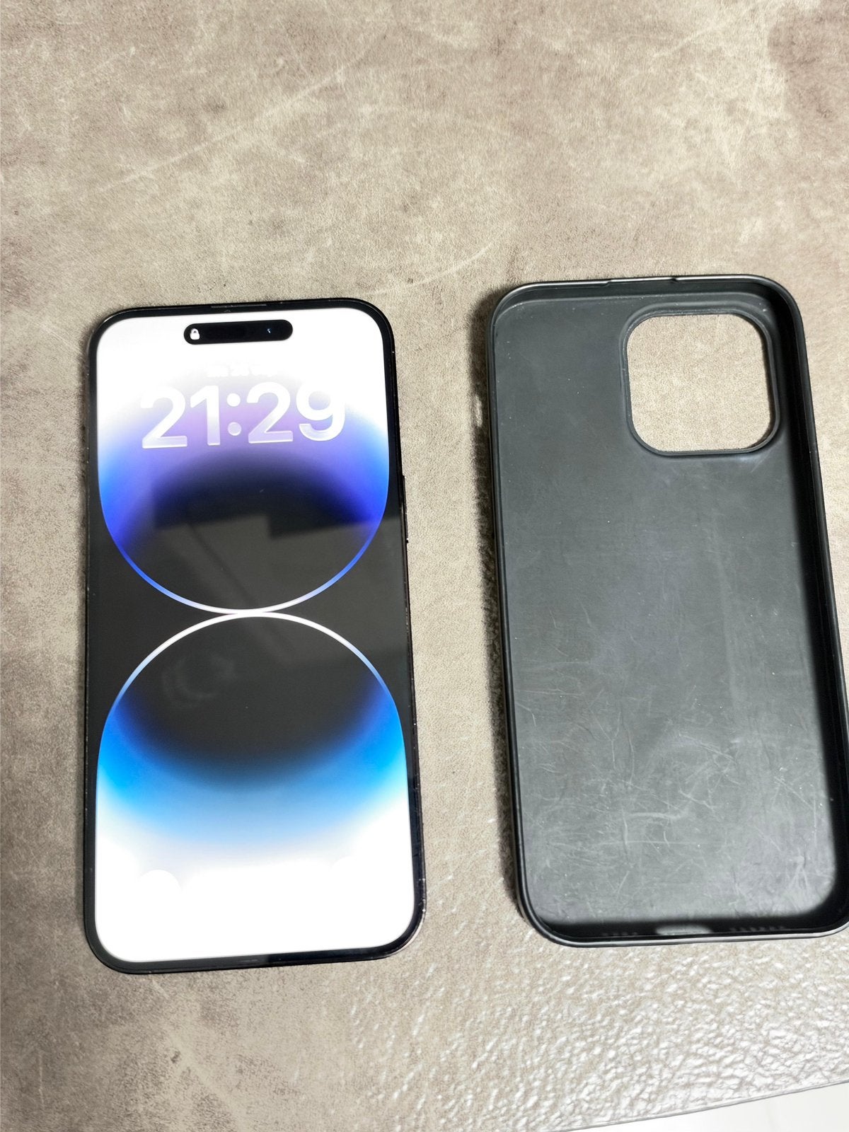 Foto 2 van Iphone 14 pro max 128GB ZWART