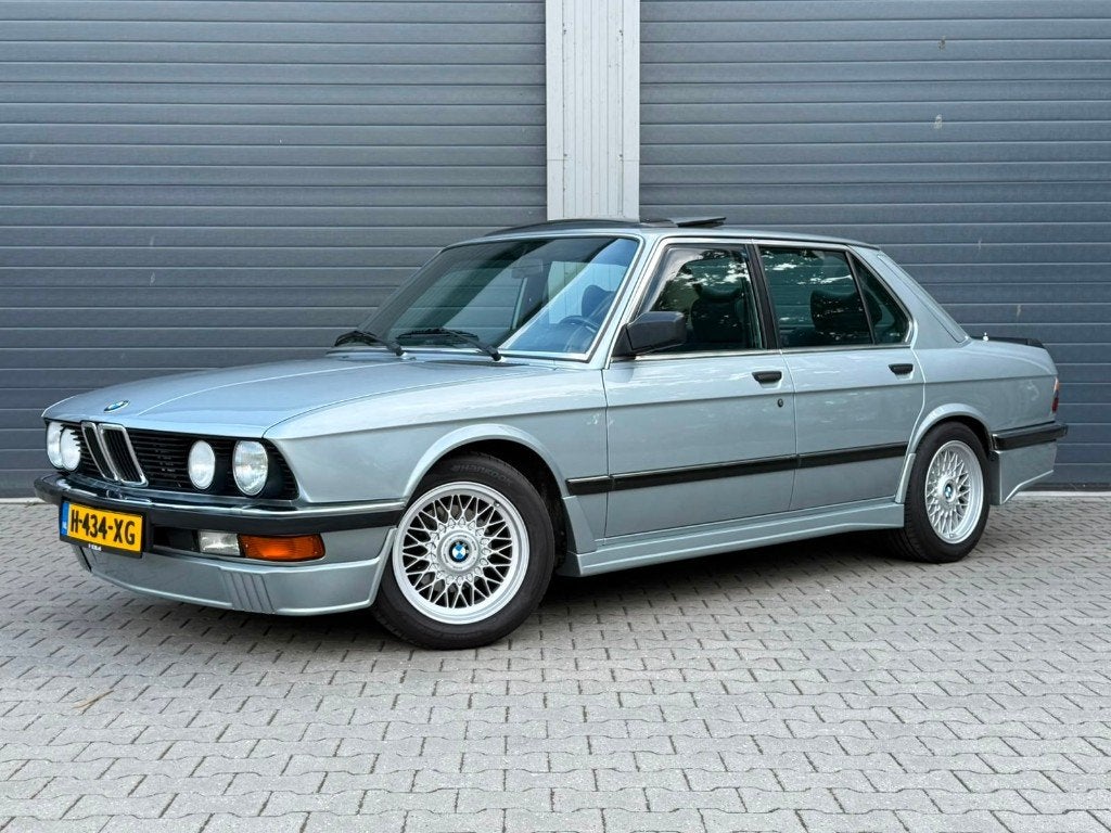 Bijzondere BMW E28 528i uit 1984 met heel veel opties, Blauw, Particulier, Blauw, Sedan