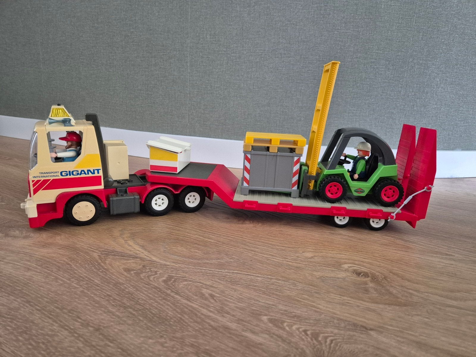 Playmobil oplegger + heftruck, Ophalen of Verzenden, Gebruikt, Complete set, Voertuig