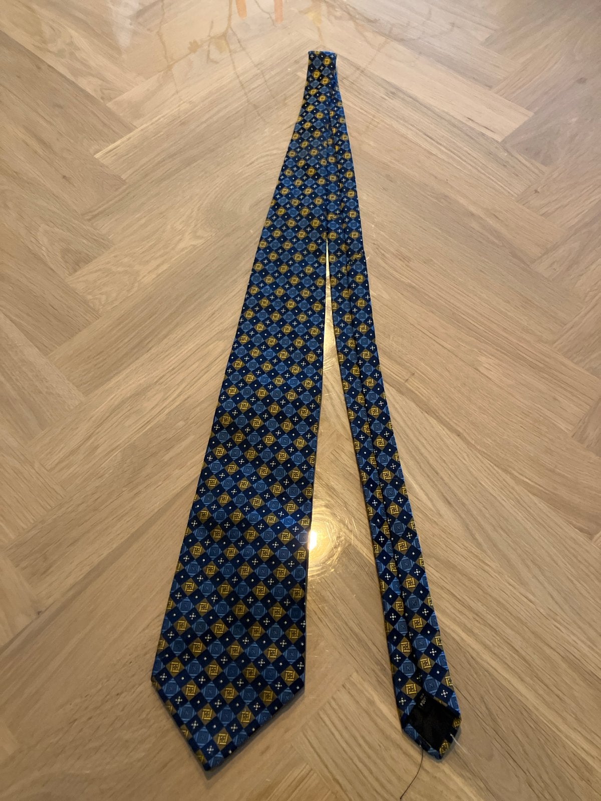 McNeal stropdas met patroon - Blauw/Geel, Kleding | Heren, Verzenden, Zo goed als nieuw, Blauw, Met patroon