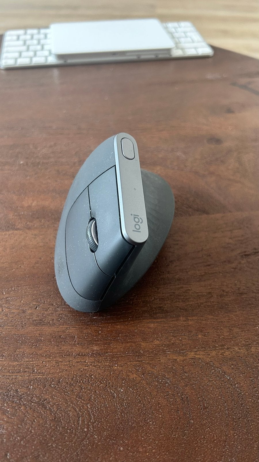 Logitech Lift Vertical Ergonomische Muis - Zo goed als nieuw, Computers en Software, Rechtshandig, Muis, Ergonomisch, Ophalen of Verzenden