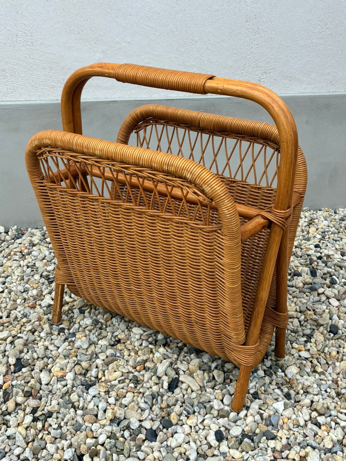 Rotan lectuurbak krantenbak vintage retro, Ophalen of Verzenden, Gebruikt, Natuurlijk materiaal