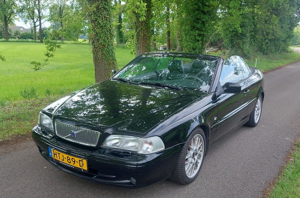 Volvo C70 2.0 T 163PK Cabrio AUT 2002 Zwart, Auto's, Volvo, C70, Zwart, 4 stoelen, Leder