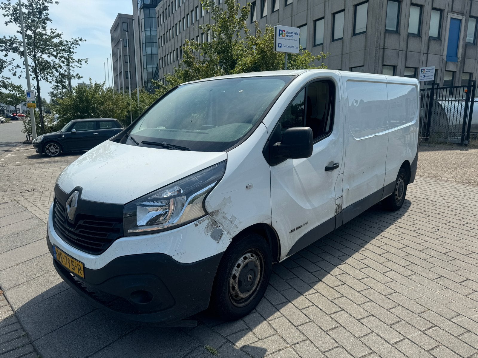 Renault Trafic 1.6 DCI  2015 EUR5 AIRCO L2 injector, Auto's, Voorwielaandrijving, Euro 5, Stof, Zwart