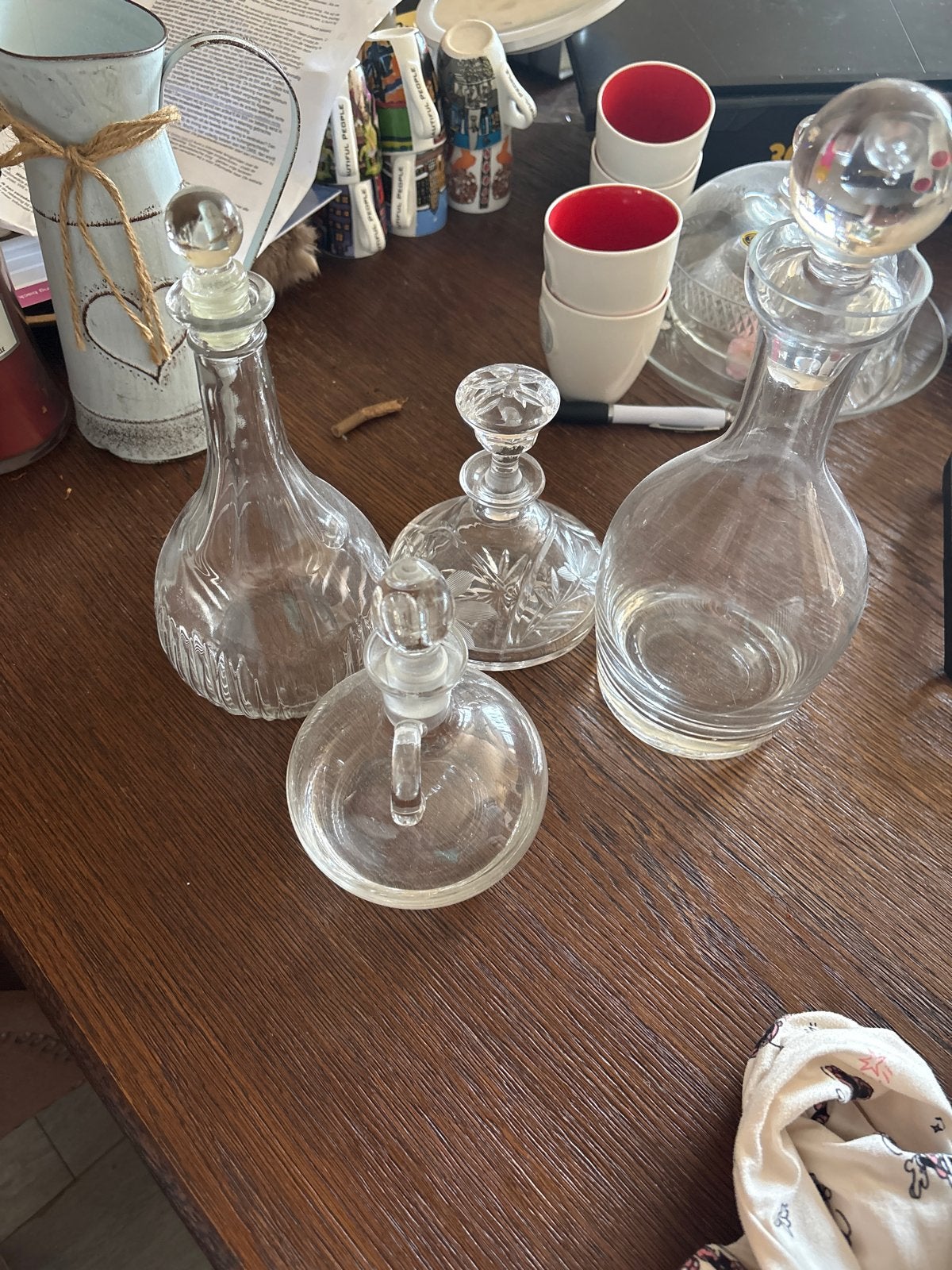 Set van 4 glazen karaffen met stoppen, Ophalen
