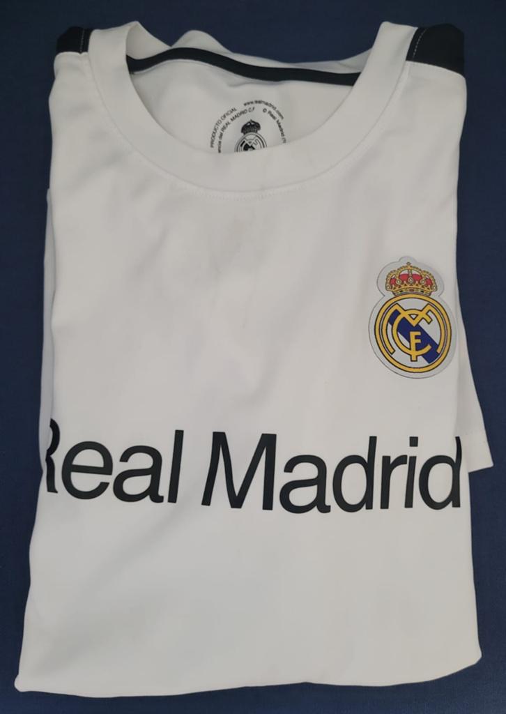 Real madrid shirt de koninklijke madrid maat 14 size 14, Ophalen of Verzenden, Zo goed als nieuw, Overige maten