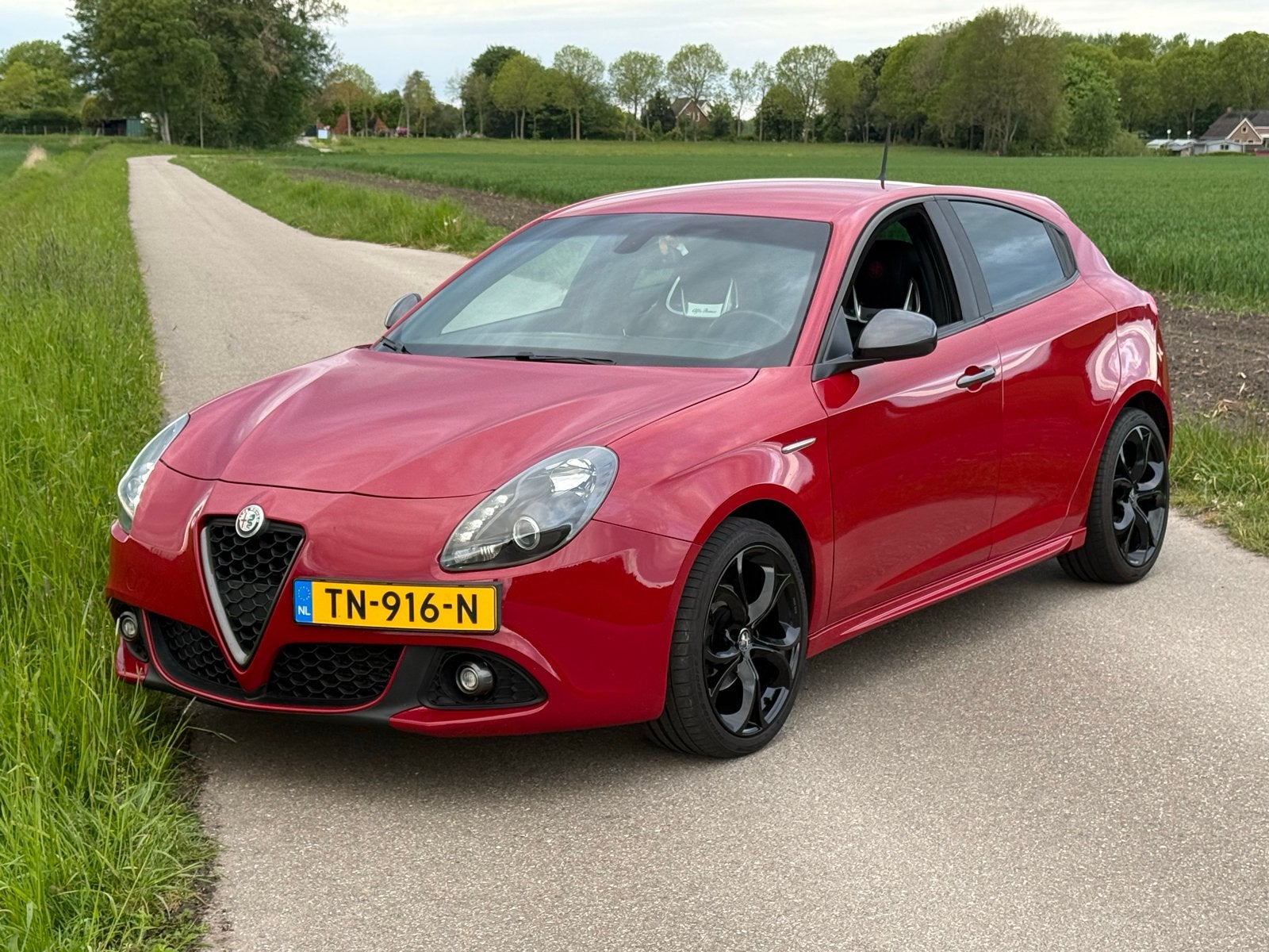 Alfa Romeo Giulietta 1.6 Jtdm GTC 2016 Rood, Auto's, 600 kg, 1295 kg, 4 cilinders, Diesel