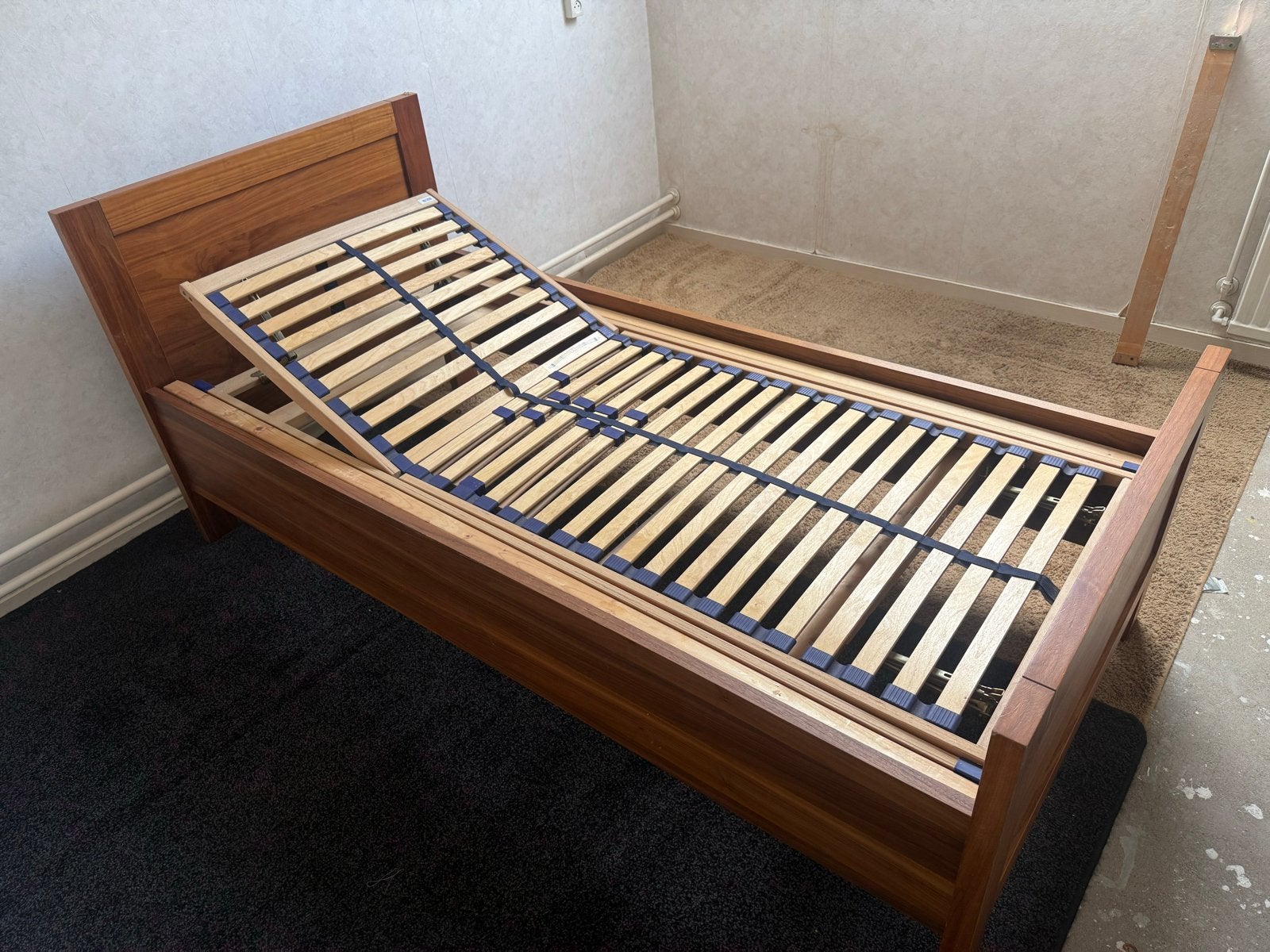 Eenpersoonsbed met verstelbare lattenbodem, Ophalen, 90 cm, Eenpersoons, Bruin