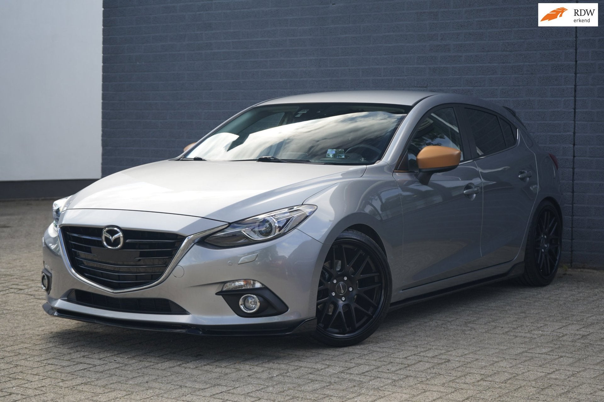 Mazda 3 2.0 GT-M 165pk, H&R, 19 inch, ATH Bodykit + uitlaat!, Auto's, Mazda, Voorwielaandrijving, 1998 cc, Stof, Gebruikt