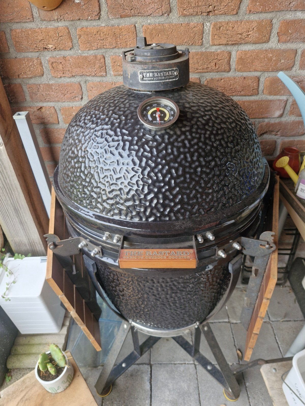 The Bastard Kamado BBQ - Zo goed als nieuw, Ophalen of Verzenden, Zo goed als nieuw, The Bastard
