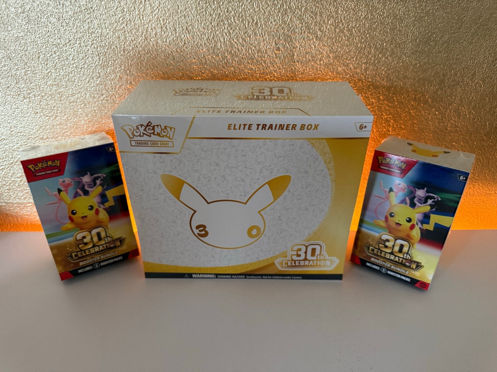 Pokémon 30th Celebrations Trainer Box & 2 Booster Bundles, Ophalen of Verzenden, Nieuw, Overige typen, Foil