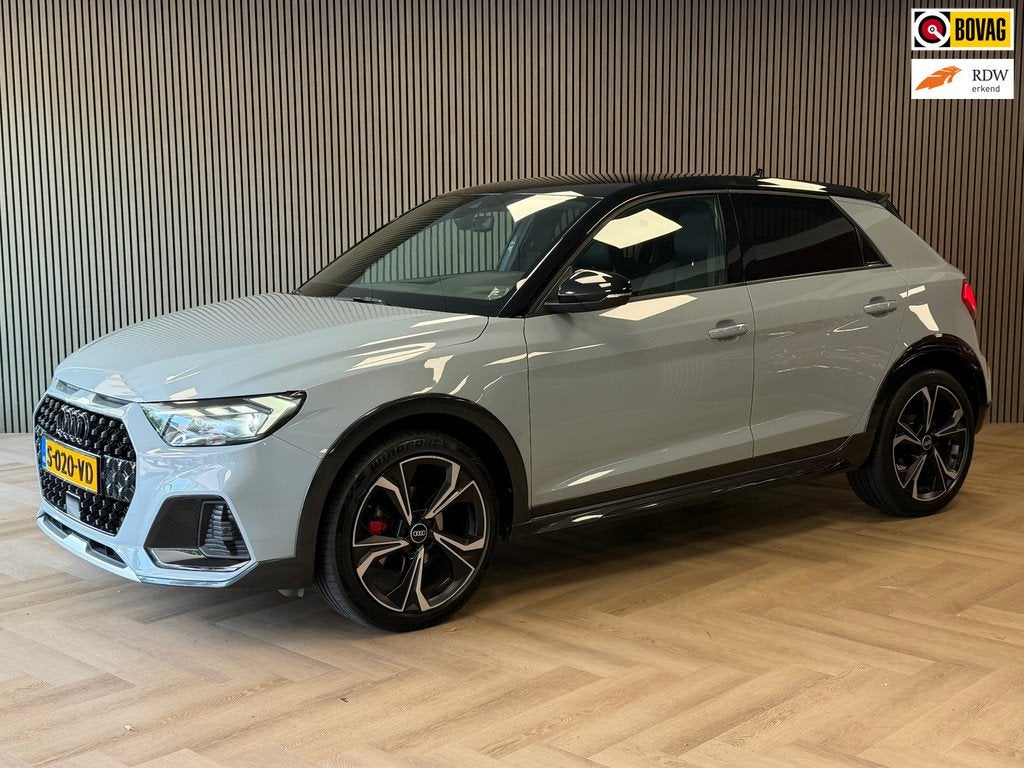 Audi A1 citycarver 30 TFSI S-Line AUT AMBIANT VERLICHTING AP, Auto's, Audi, Euro 6, Met garantie (alle), Leder en Stof, 49 €/maand