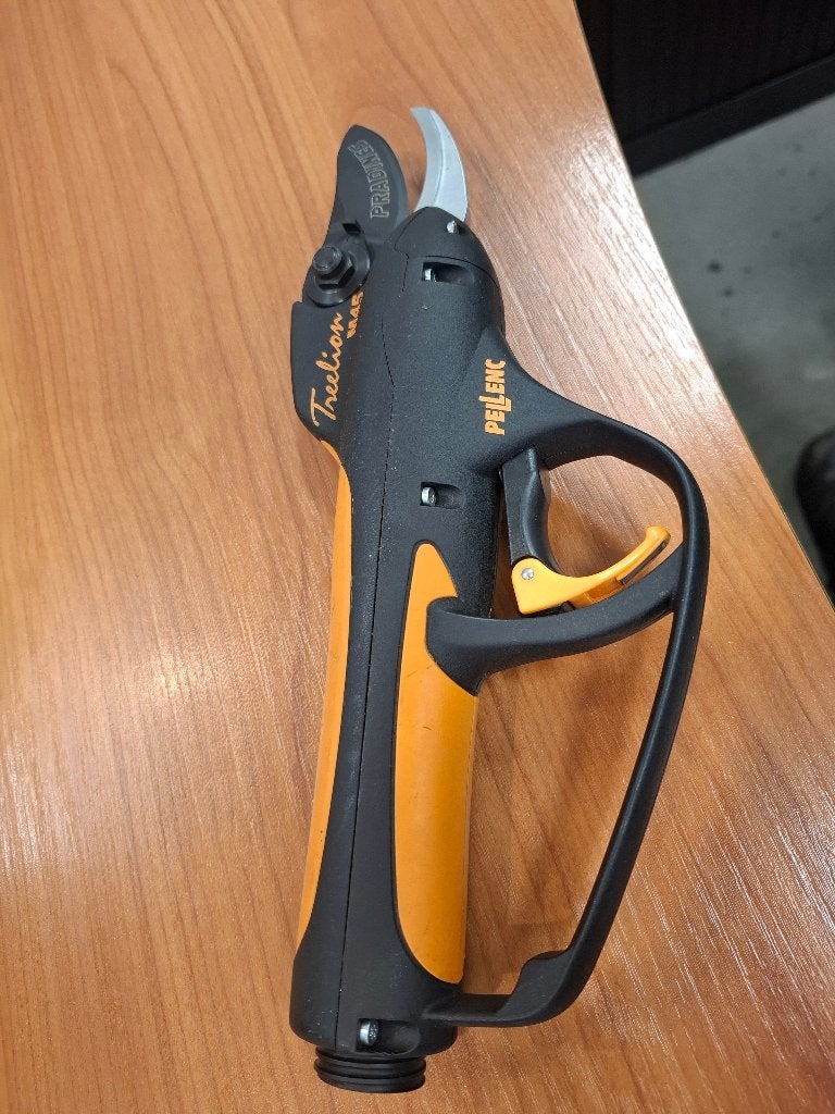 Pellenc snoeischaar in nieuwstaat, met heupaccu ULIB 250, Ophalen, Zo goed als nieuw, 40 t/m 49 mm, Pellenc