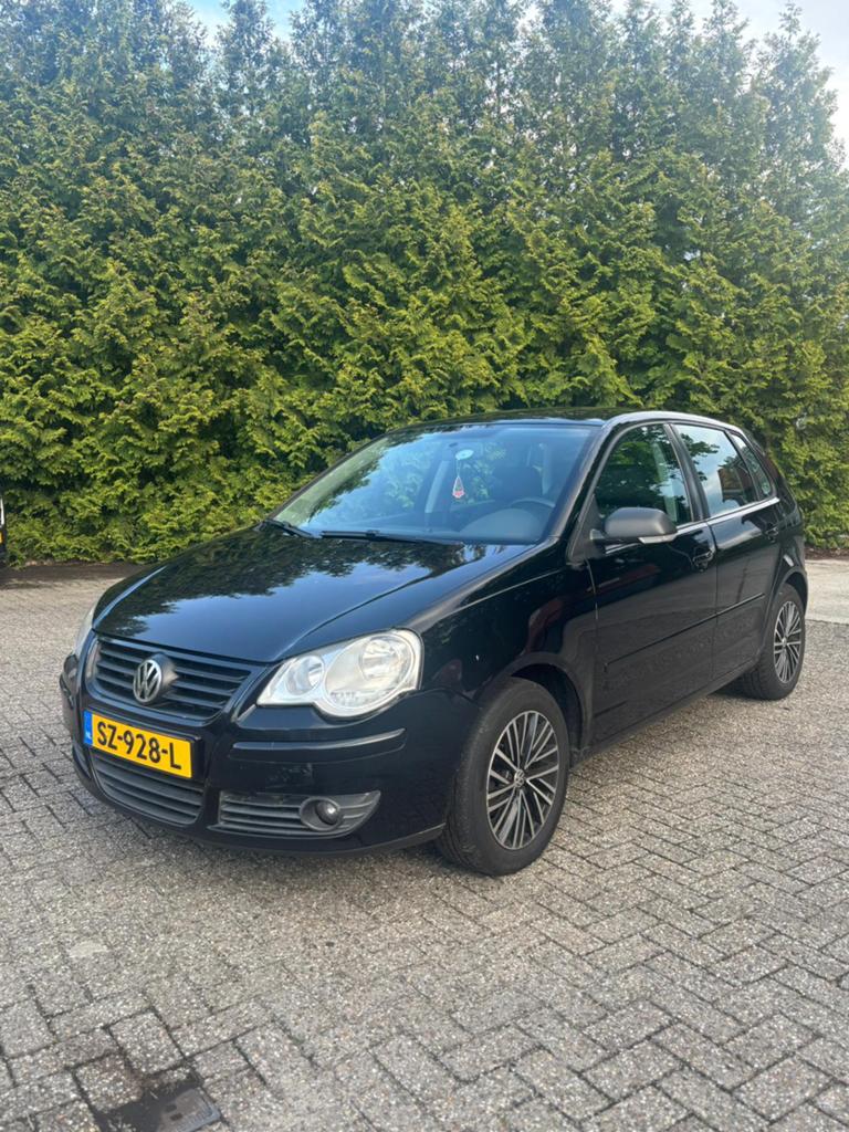 Volkswagen Polo 1.4 16V 59KW 2008 Zwart, Stof, 40 €/maand, Zwart, 4 cilinders