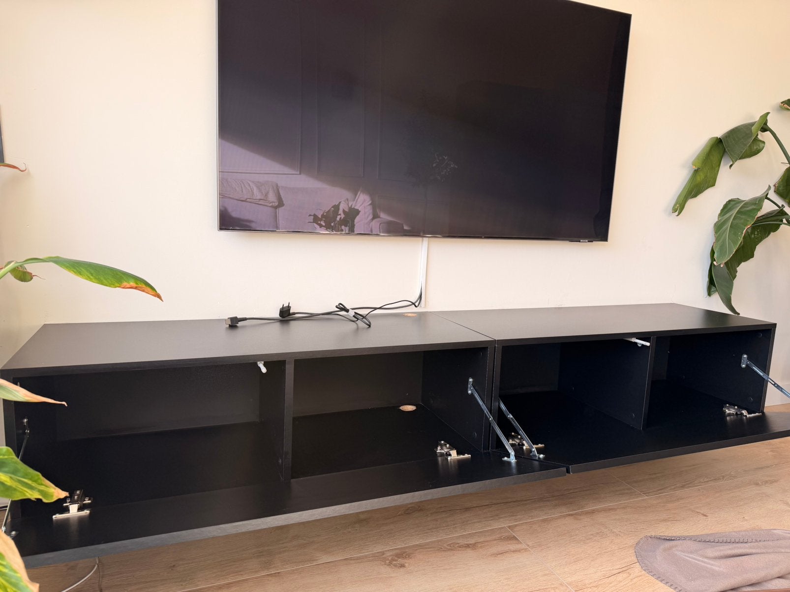 Tv meubel zwart + salon tafel, Ophalen, 150 tot 200 cm, Zo goed als nieuw, Minder dan 100 cm