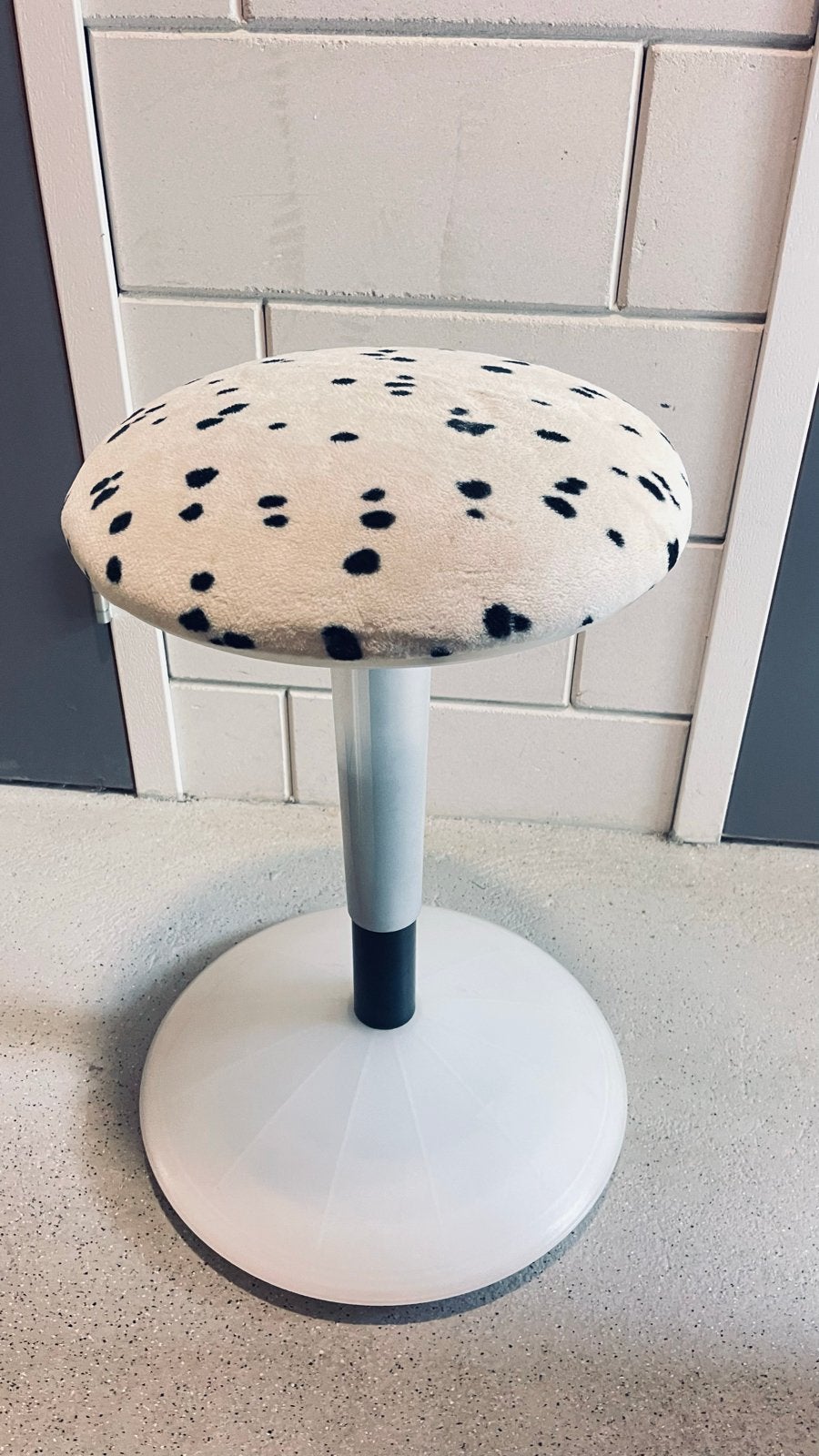 IKEA 'Vitamin Stool' Nicolai Wiig Hansen - Dalmatiër jaren 9, Ophalen of Verzenden, Gebruikt, Kunststof