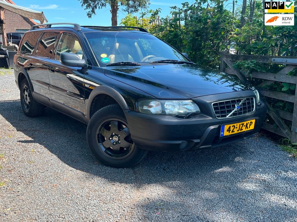Volvo XC70 V70 CrossCountry 2.5 T AWD Geartronic C.L. |4X4|L, Automaat, Beige, 1719 kg, XC70