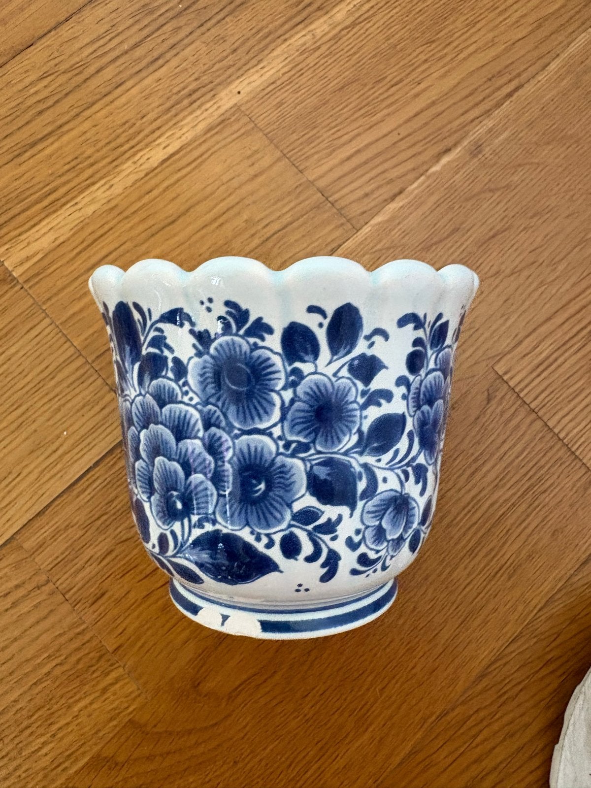 Delfts Blauw bloempot met bloemmotief, Antiek en Kunst, Ophalen