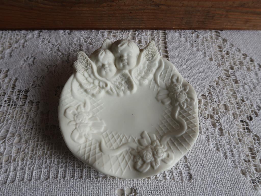 Brocante zeep schaaltje engelen rozen biscuit porselein, Ophalen of Verzenden