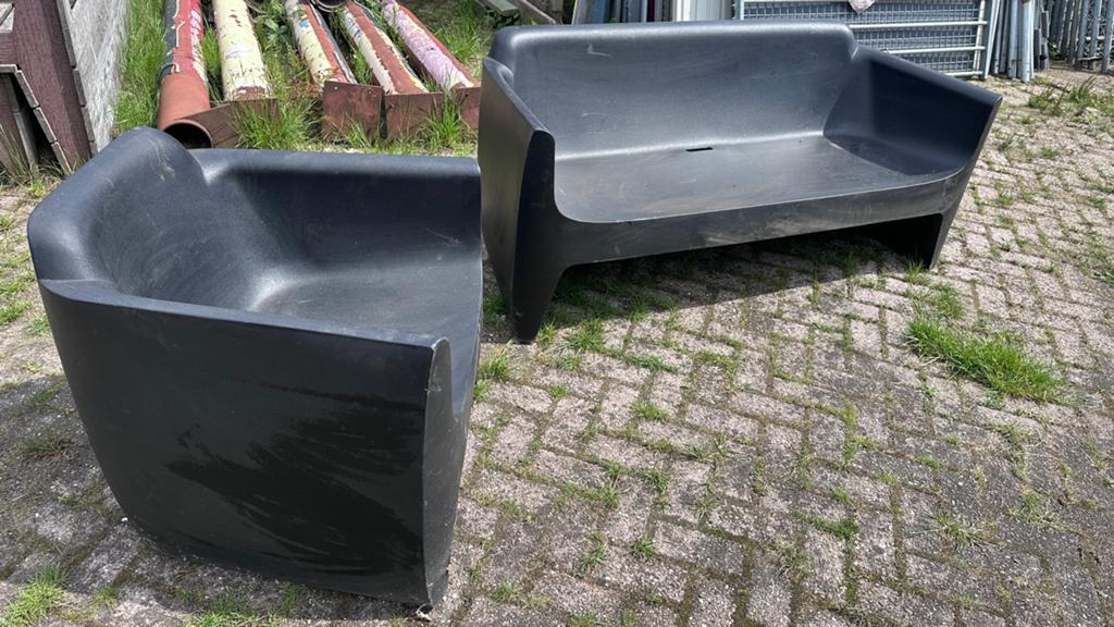 Zwarte kunststof bank en fauteuil set, Ophalen, Kunststof, Gebruikt, 150 tot 200 cm