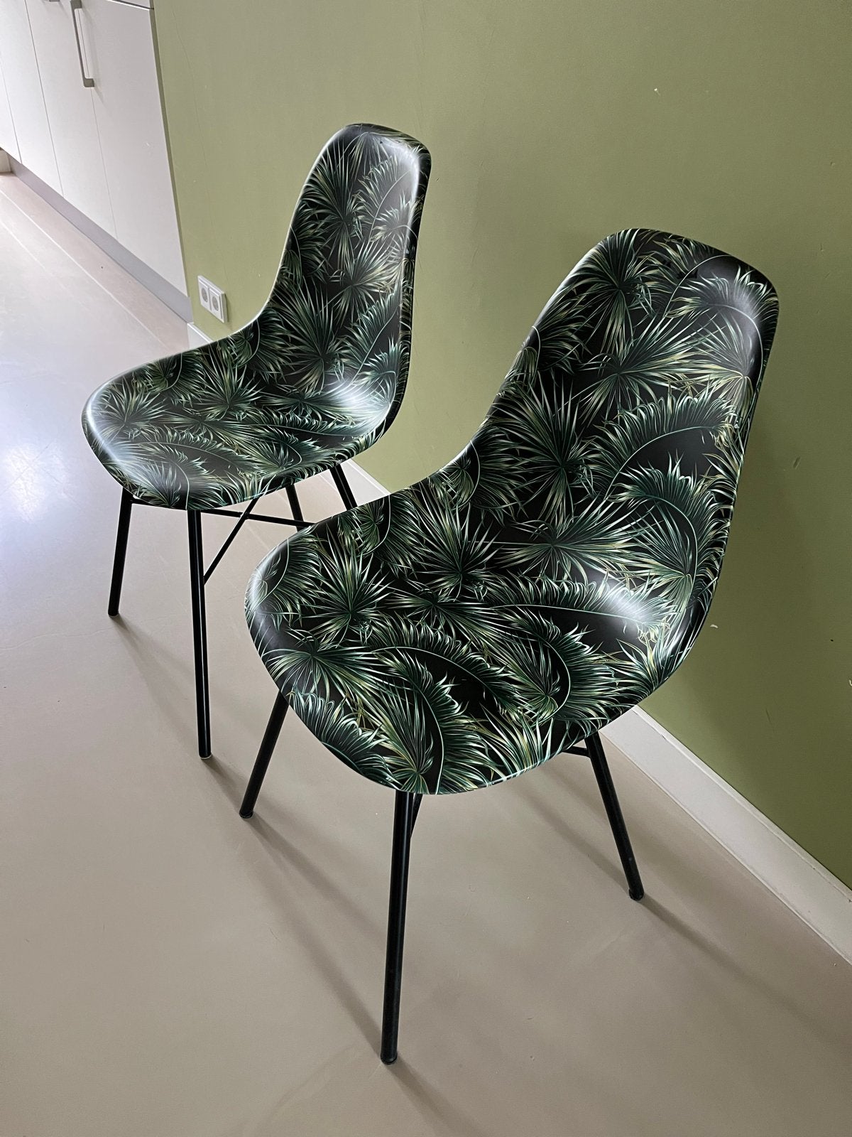 Set van 2 stoelen met tropische print, Ophalen, Kunststof, Gebruikt, Twee