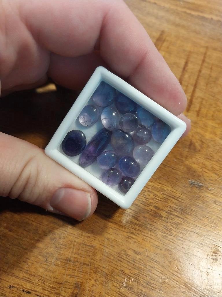 Cabochon geslepen amethist ovaal en rond, Verzamelen, Mineralen en Fossielen, Ophalen of Verzenden, Mineraal