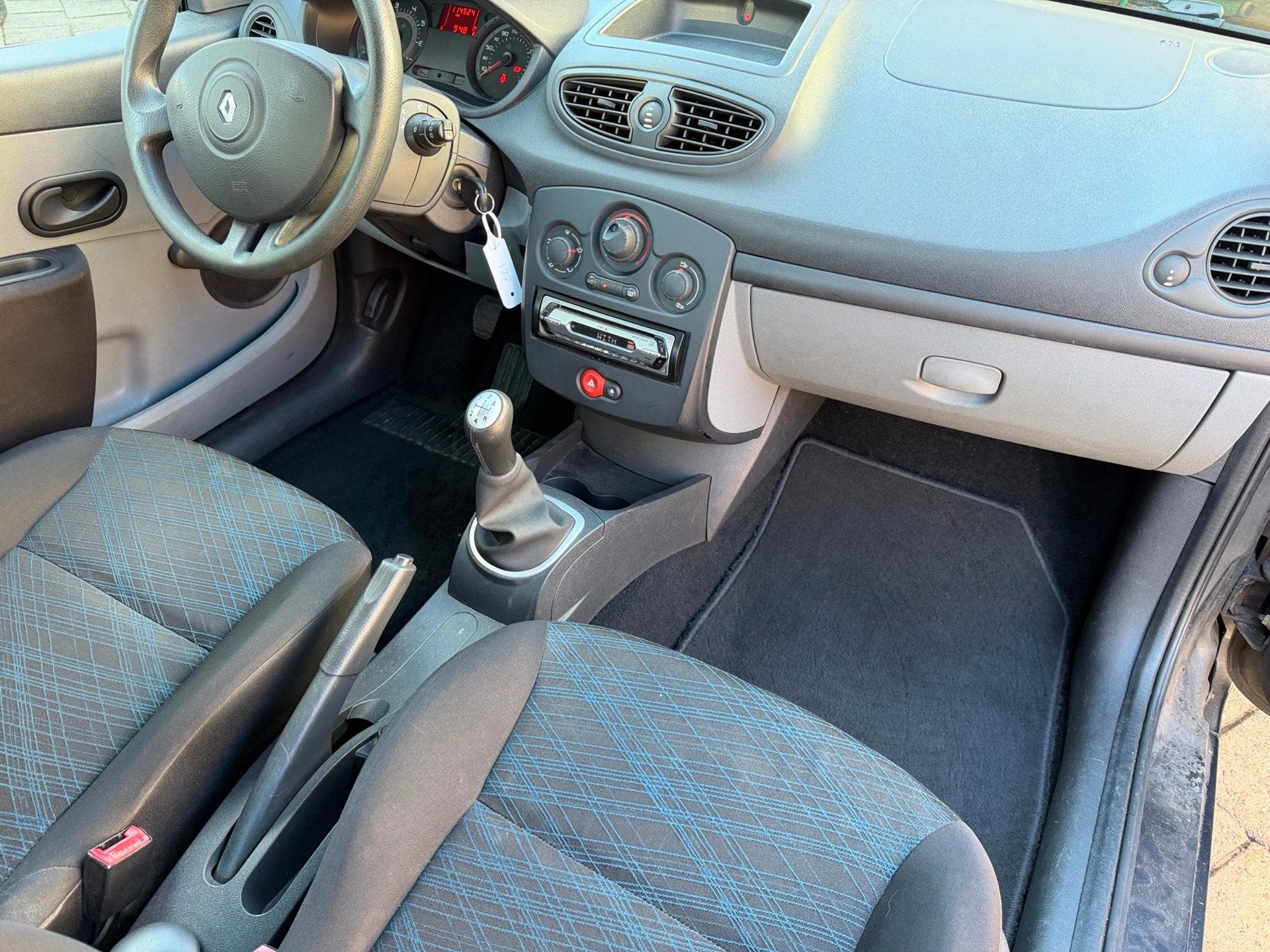 Renault Clio 1.2-16V Expression|114.524KM N.A.P.|AIRCO, Auto's, Voorwielaandrijving, Gebruikt, Zwart, 4 cilinders