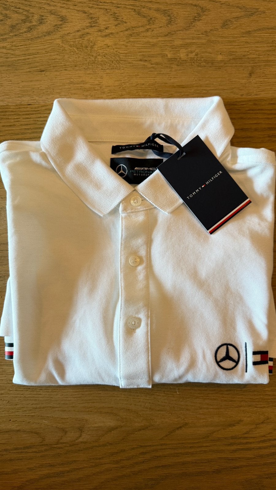 Tommy Hilfiger x Mercedes-Benz Polo - Nieuw met kaartjes, Ophalen of Verzenden, Nieuw, Maat 48/50 (M), Wit