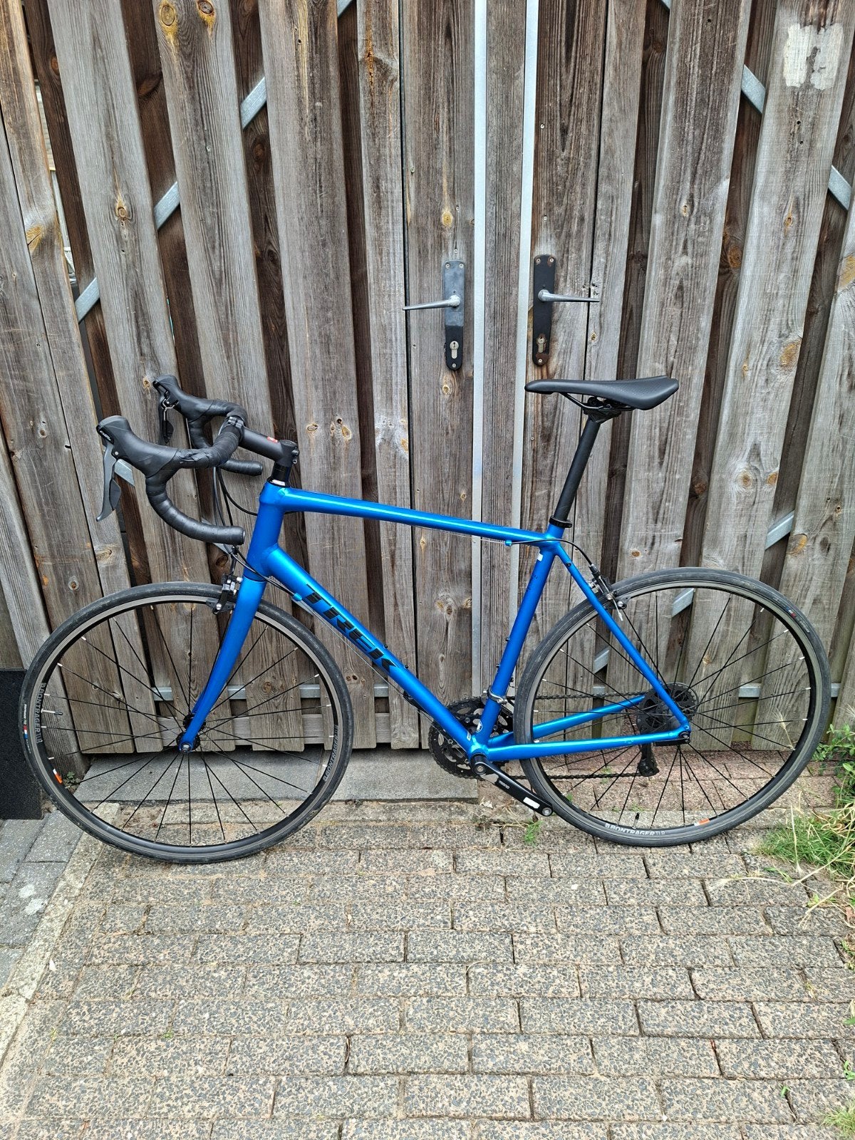 Trek Domane AL 2 racefiets - 58cm - Blauw, Fietsen en Brommers, Fietsen | Racefietsen, 28 inch, Gebruikt, Aluminium, 15 tot 20 versnellingen
