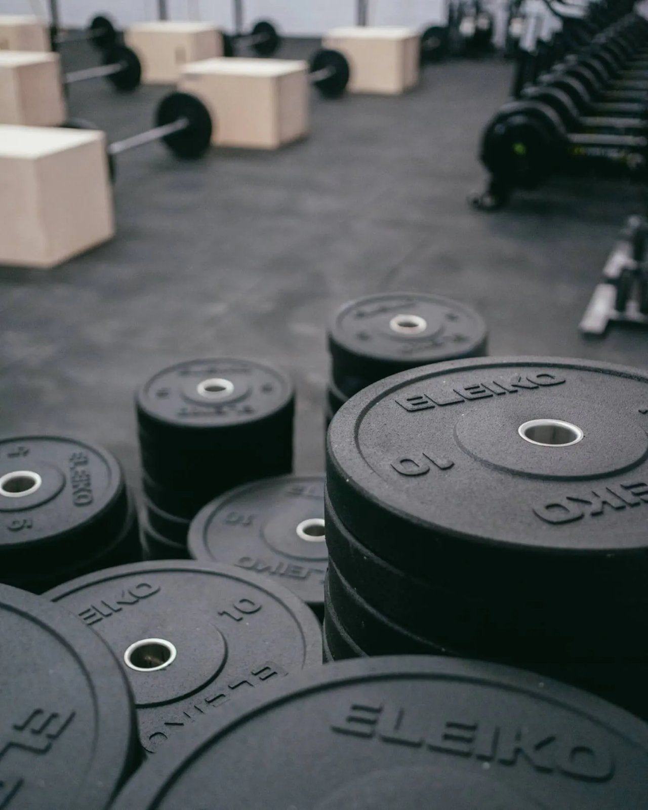 Eleiko Bumper Plate Set 100kg + Olympic Bar, Ophalen, Zo goed als nieuw, Overige typen