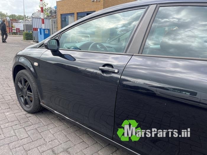 Portier 4Deurs links-voor van een Seat Leon, Gebruikt, -, Deur, -