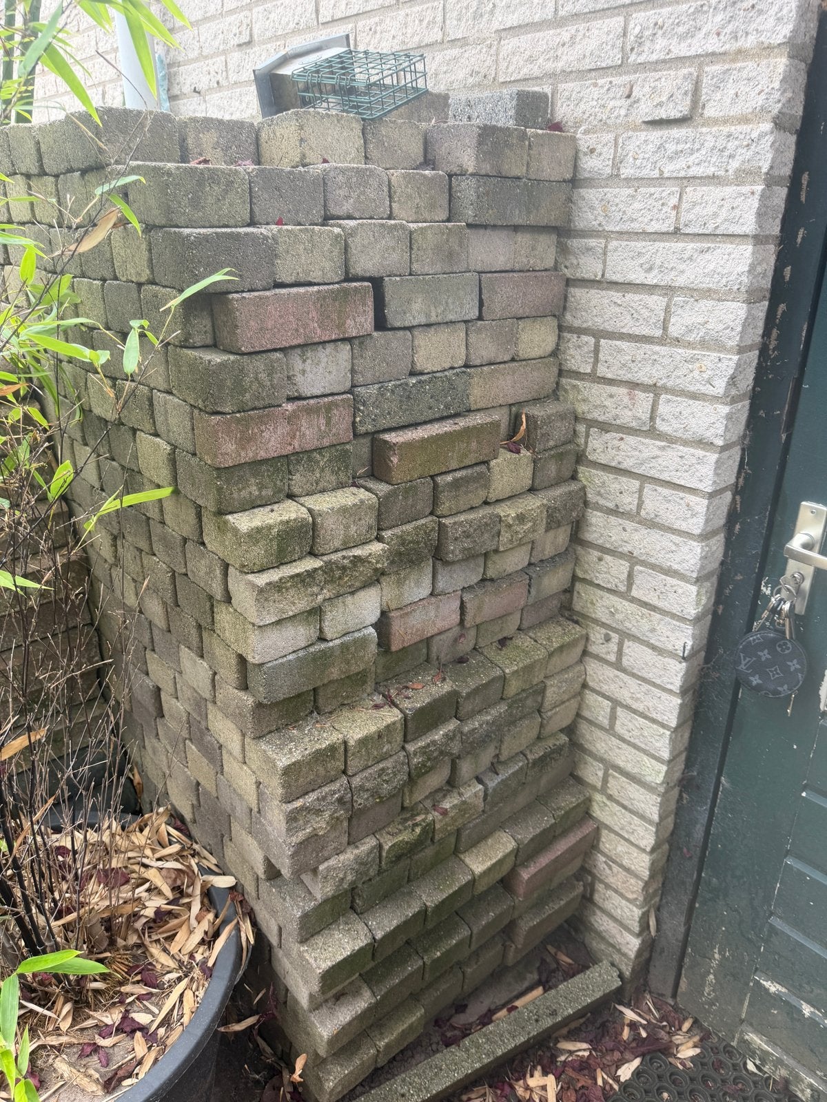 Diverse gebruikte stenen en tegels GRATIS AF TE HALEN, Ophalen, Gebruikt, Overige typen, 10 m² of meer