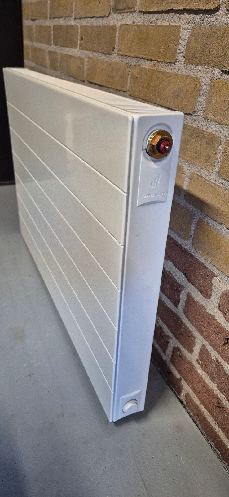 Radiator in zeer goede staat - 75x50 cm, 30 tot 80 cm, Radiator, Ophalen of Verzenden, Zo goed als nieuw