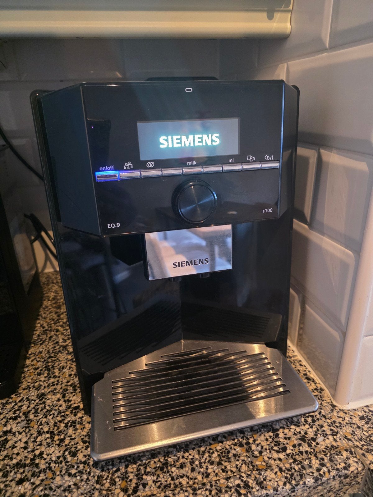 Siemens EQ9 s100 volautomatische bonenkoffiemachine, Witgoed en Apparatuur, Koffiezetapparaten, Ophalen of Verzenden, Koffiemachine