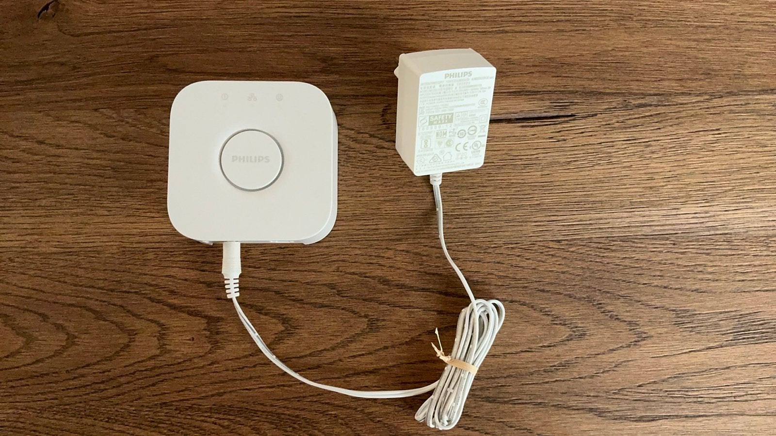 Philips Hue Bridge V2 met adapter, Ophalen of Verzenden, Zo goed als nieuw