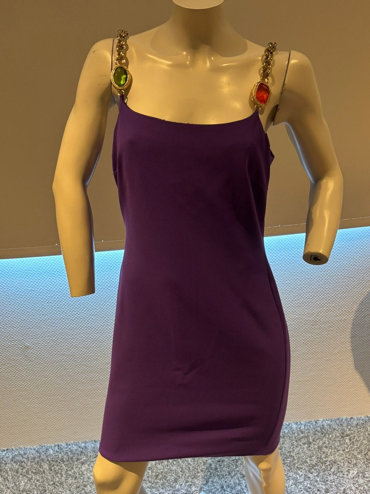 Moschino boutique jurk met aparte bandjesmet stenen it 42, Maat 38/40 (M), ., Paars, Cocktailjurk