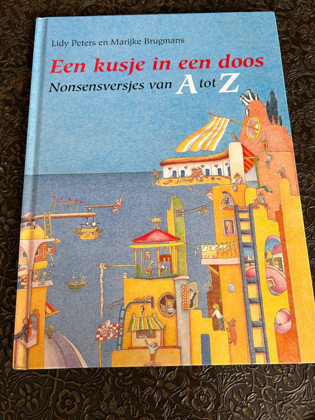 Een kusje in een doos - Nonsensversjes van A tot Z, Gelezen, 5 of 6 jaar, Fictie algemeen, Jongen of Meisje